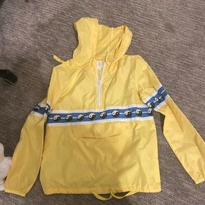 This is a windbreaker long sleeve top